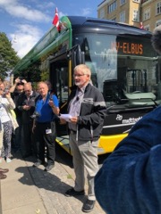 Elektriske busser krte med passagerer under indvielsen