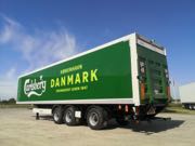 86 trailere krer ud med Carlsbergs navn p siderne