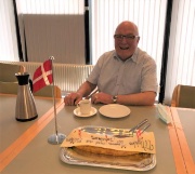 Transportmand fejrede sit 50-rs jubilum med kage - og hndtryk p afstand
