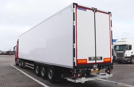 Fynsk vognmand tager det klige med ny tre-akslet trailer