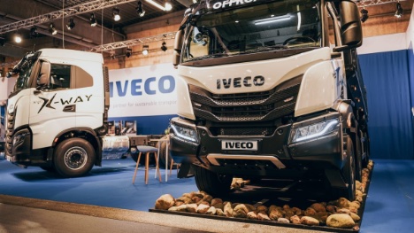 Italiensk lastbilproducent har danmarkspremiere på flere biler i Herning