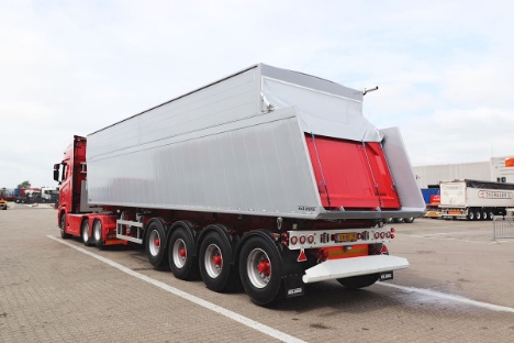 Fyns vognmand har fået tiptrailer med overbygning