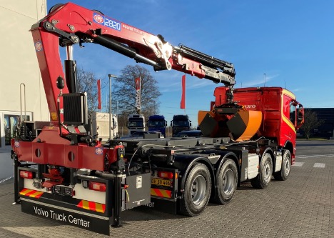 Ringsted-vognmand ruller ud med ny fire-akslet forvogn med kran og hejs