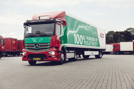 Transportkoncern sætter el-lastbiler i drift