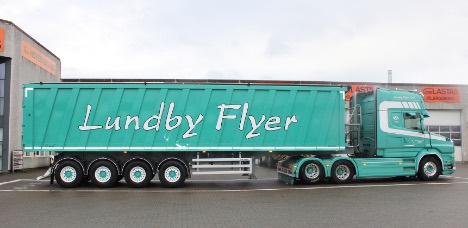 Tip-trailer skal tage læsset for vognmand på Sjælland