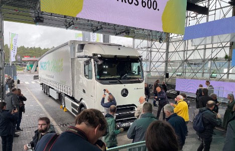 Postkoncern sender fem batteri-elektrisk lastbiler ud på vejene
