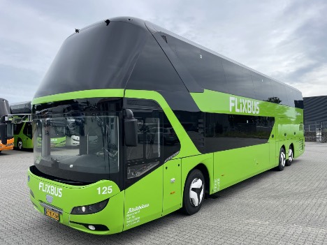 Den syvende bus blev leveret i den syvende mned