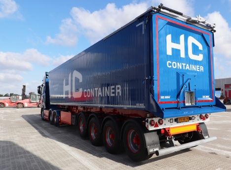 Fire-akslet tip-trailer kan holde p vandet