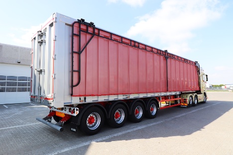 Vognmand fra Herfølge har taget ny tip-trailer til 83 kubikmeter skrot i brug