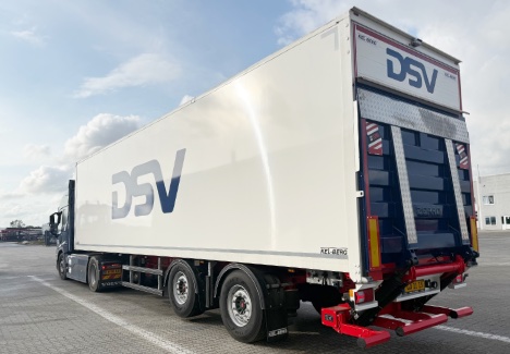 International transportkoncern hentede to-akslet city-trailer I Hedensted