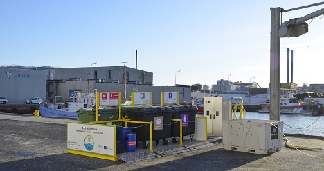 Mobile milj�stationer skal hj�lpe med at affald bliver sorteret og ikke havner i havnen