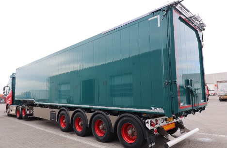 Fire-akslet tip-trailer rummer 83 kubikmeter