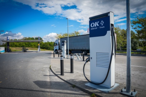 Energiselskab med hovedsæde i Jylland åbner nye ladeparker for lastbiler på Sjælland